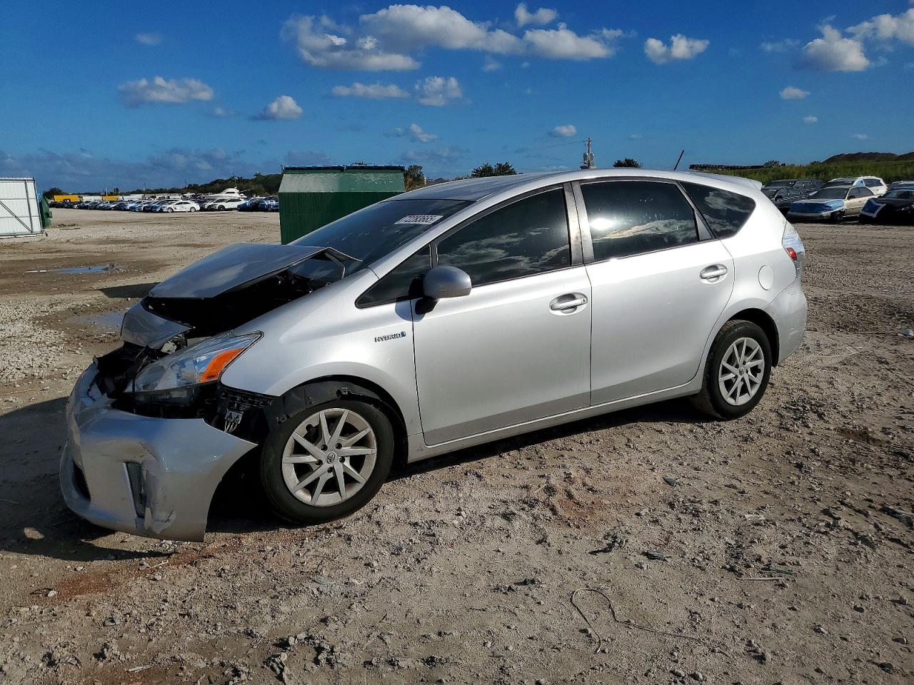 TOYOTA PRIUS V 2012