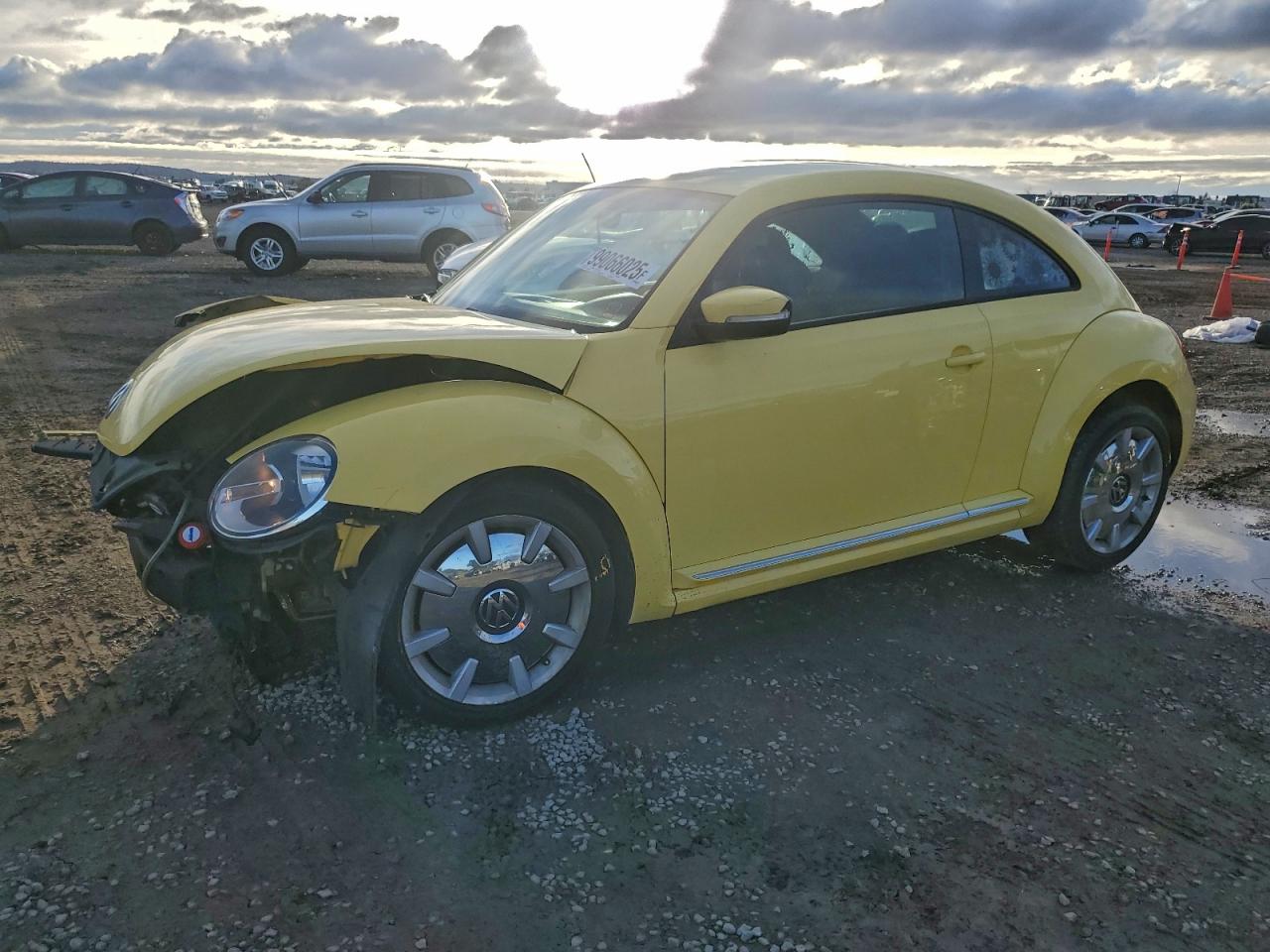 VOLKSWAGEN BEETLE 2012