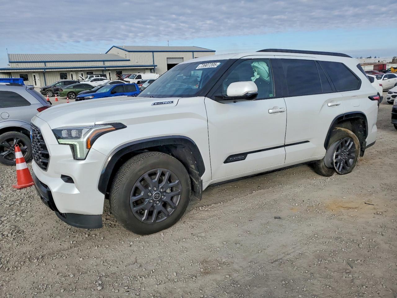 TOYOTA SEQUOIA 2023