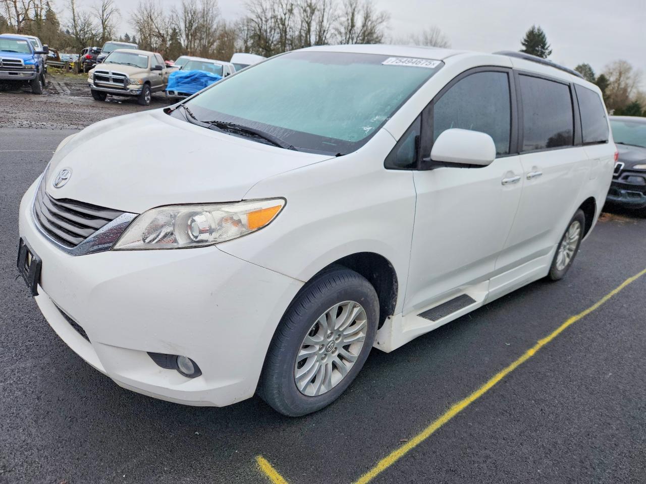 TOYOTA SIENNA 2013