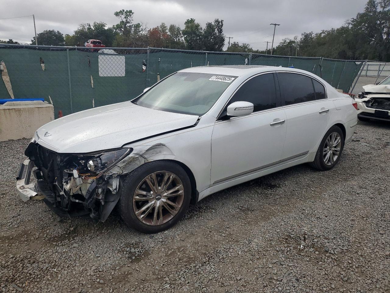 HYUNDAI GENESIS 4. 2011