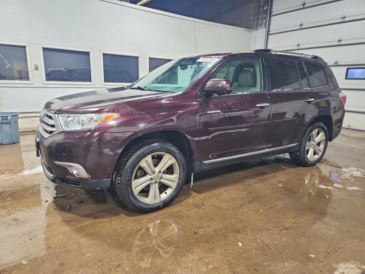 TOYOTA HIGHLANDER 2012