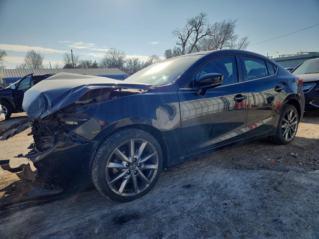 MAZDA 3 2018