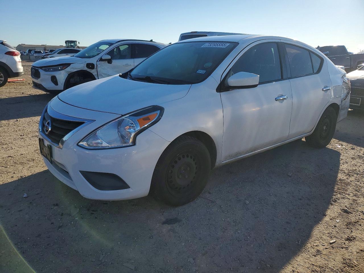 NISSAN VERSA 2017