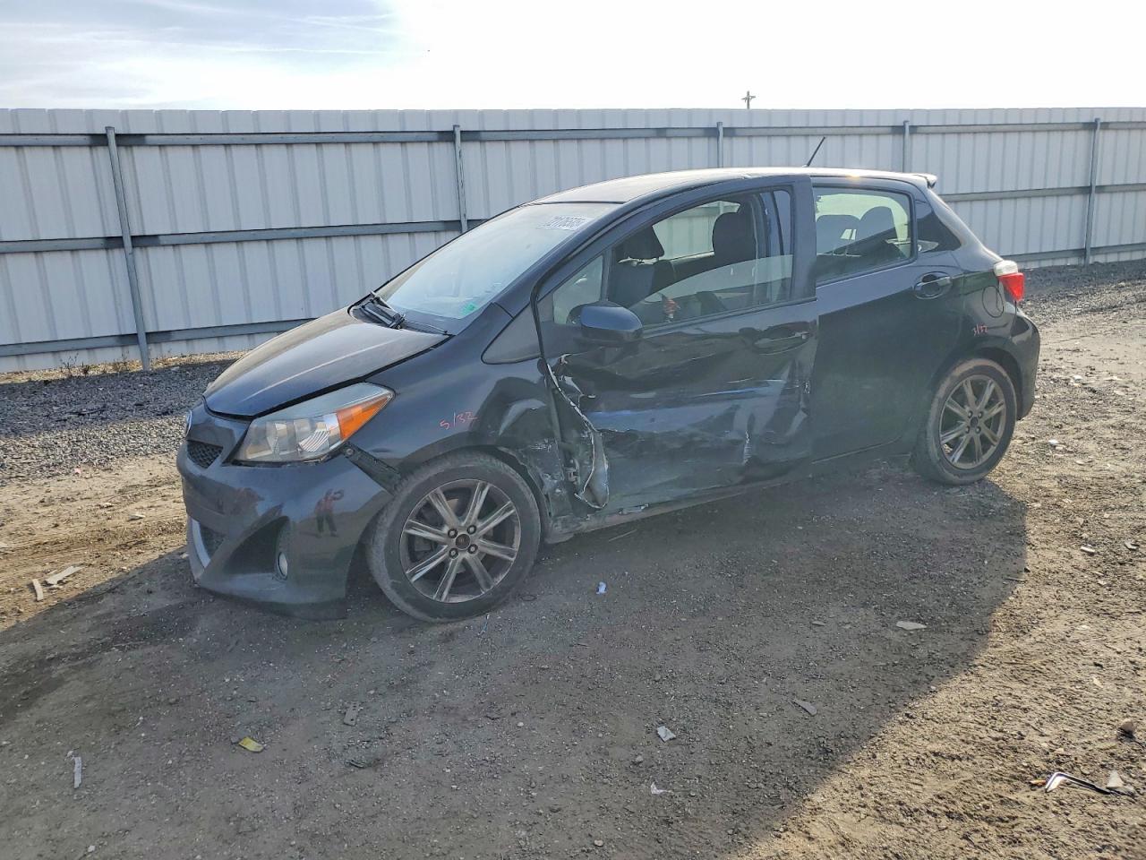 TOYOTA YARIS 2012