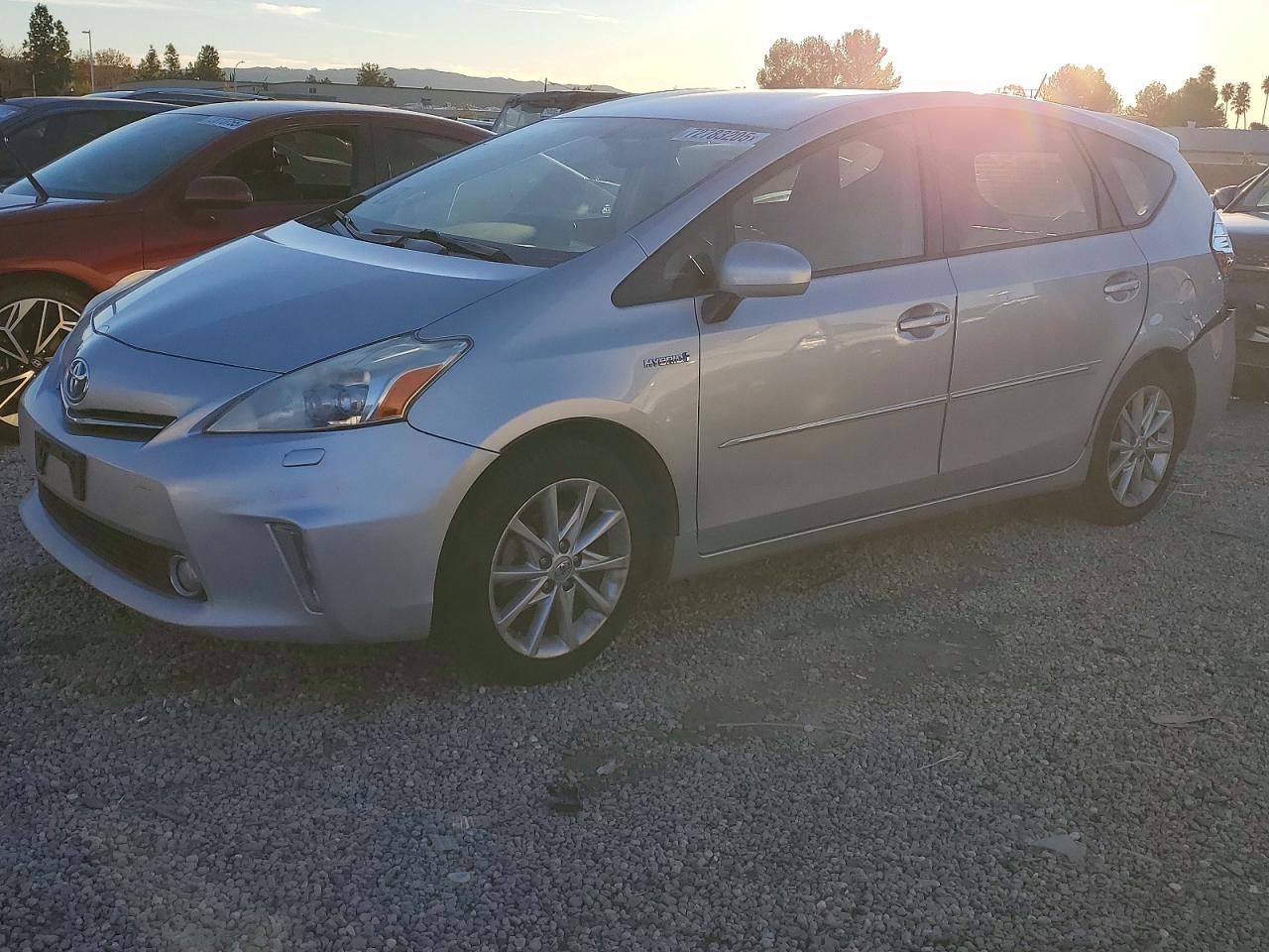 TOYOTA PRIUS V 2012