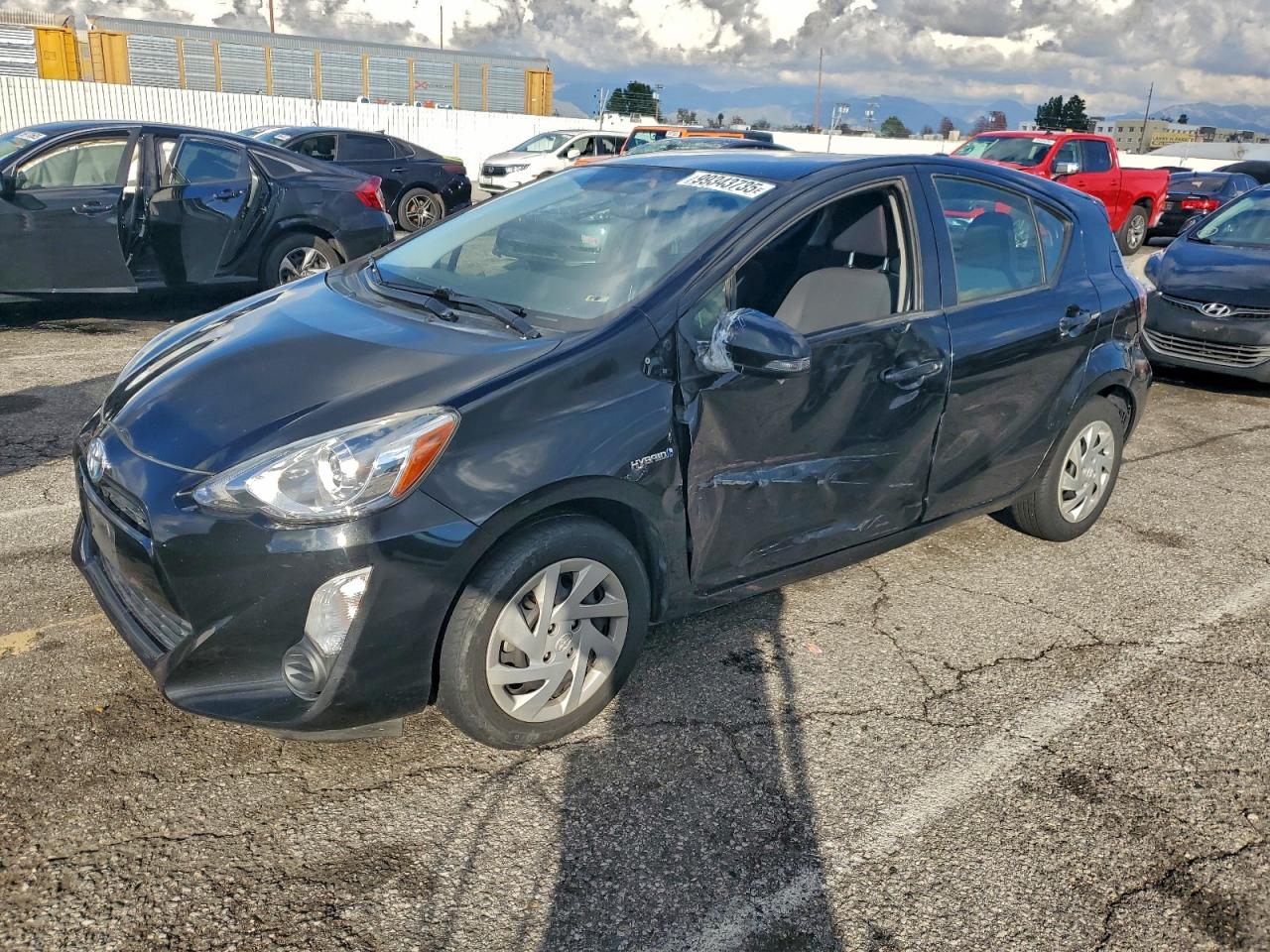 TOYOTA PRIUS C 2015