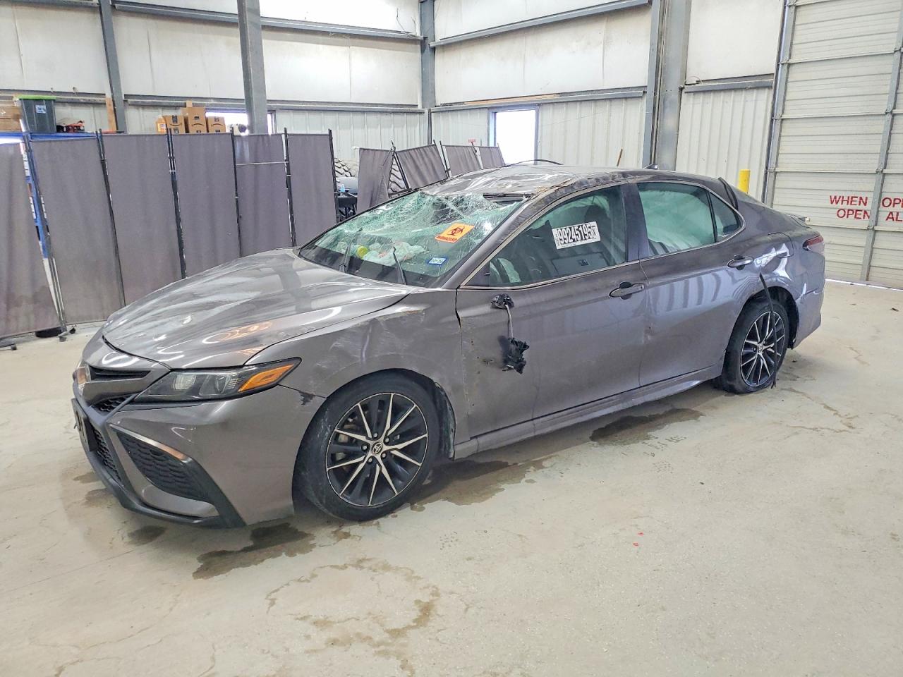 TOYOTA CAMRY 2021