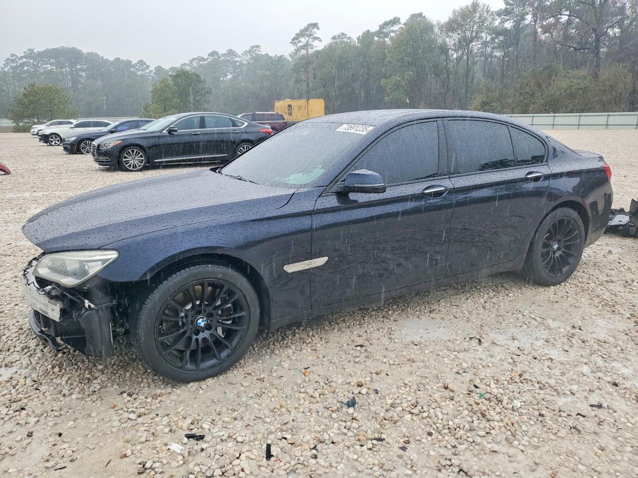 BMW 750 2015