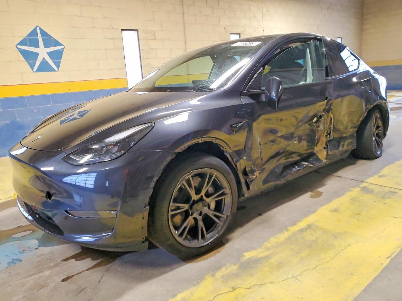 TESLA MODEL Y 2025