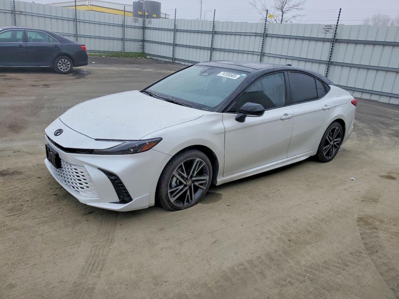 TOYOTA CAMRY 2025