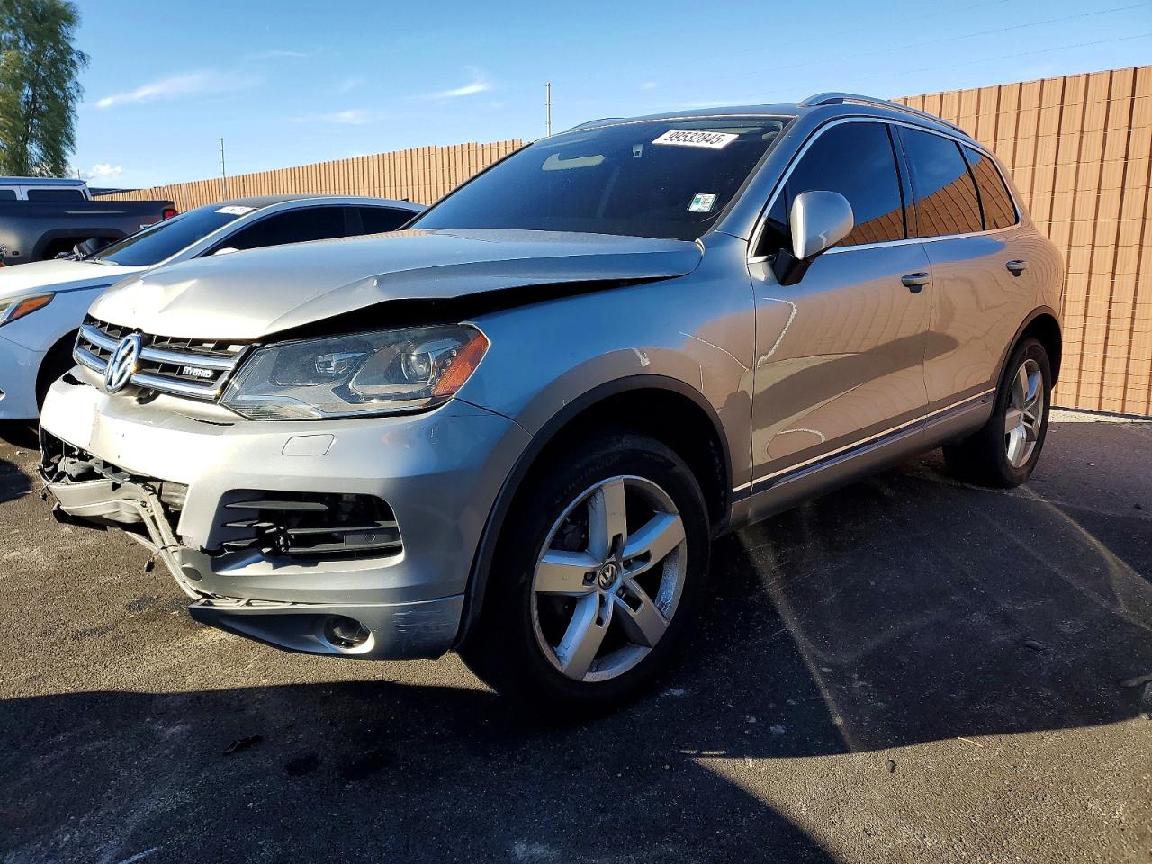 VOLKSWAGEN TOUAREG HY 2011