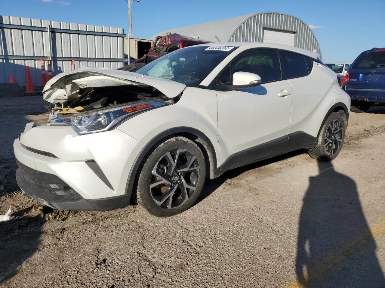 TOYOTA C-HR XLE 2019