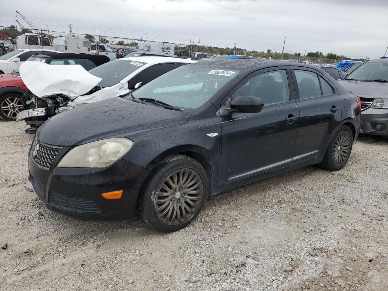 SUZUKI KIZASHI SE 2011