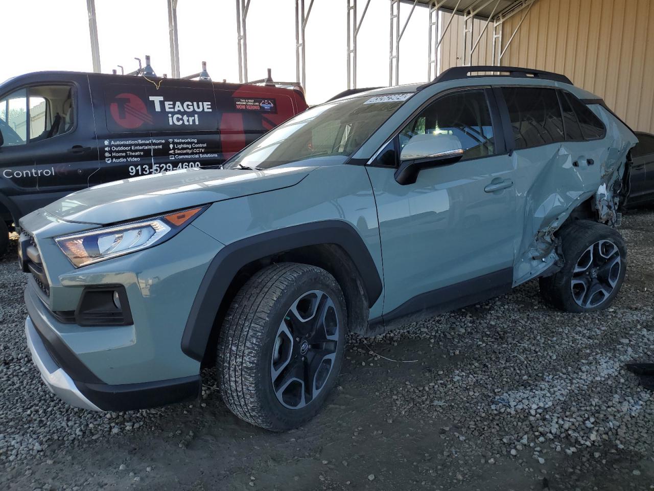TOYOTA RAV4 ADVEN 2019