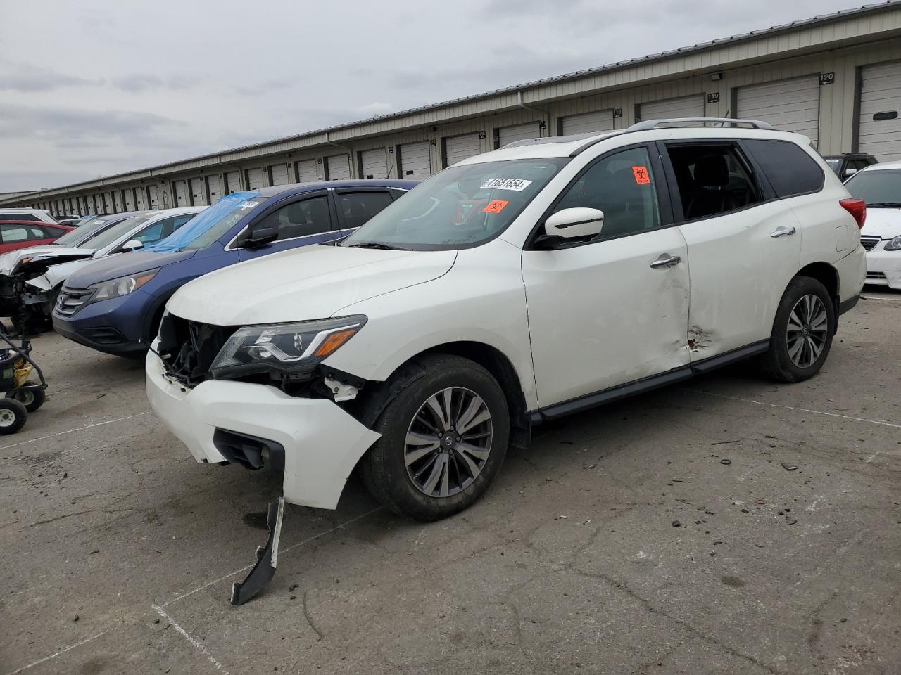NISSAN PATHFINDER 2017