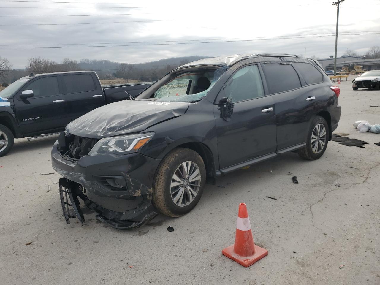 NISSAN PATHFINDER 2019