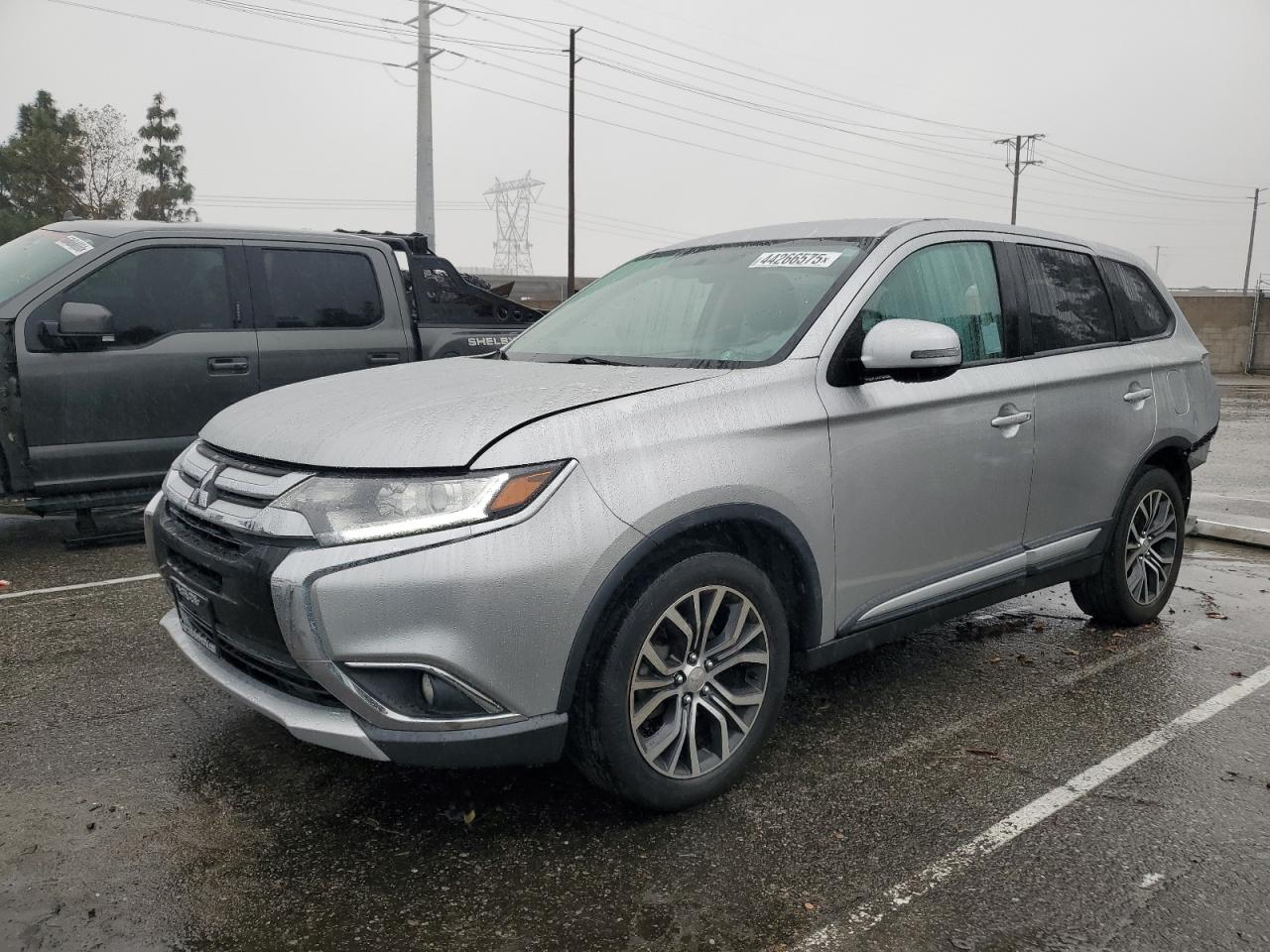 MITSUBISHI OUTLANDER 2018