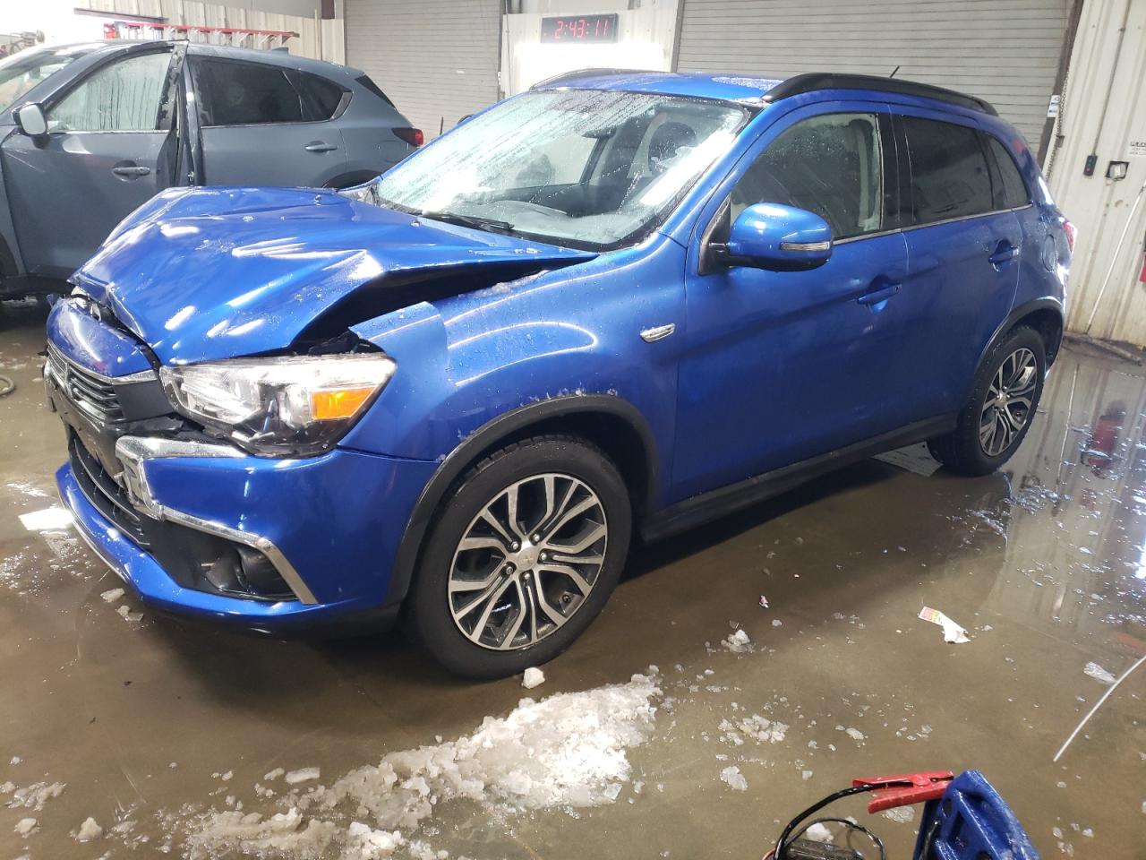 MITSUBISHI OUTLANDER 2016