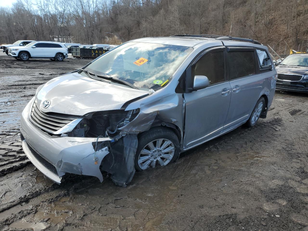 TOYOTA SIENNA XLE 2012