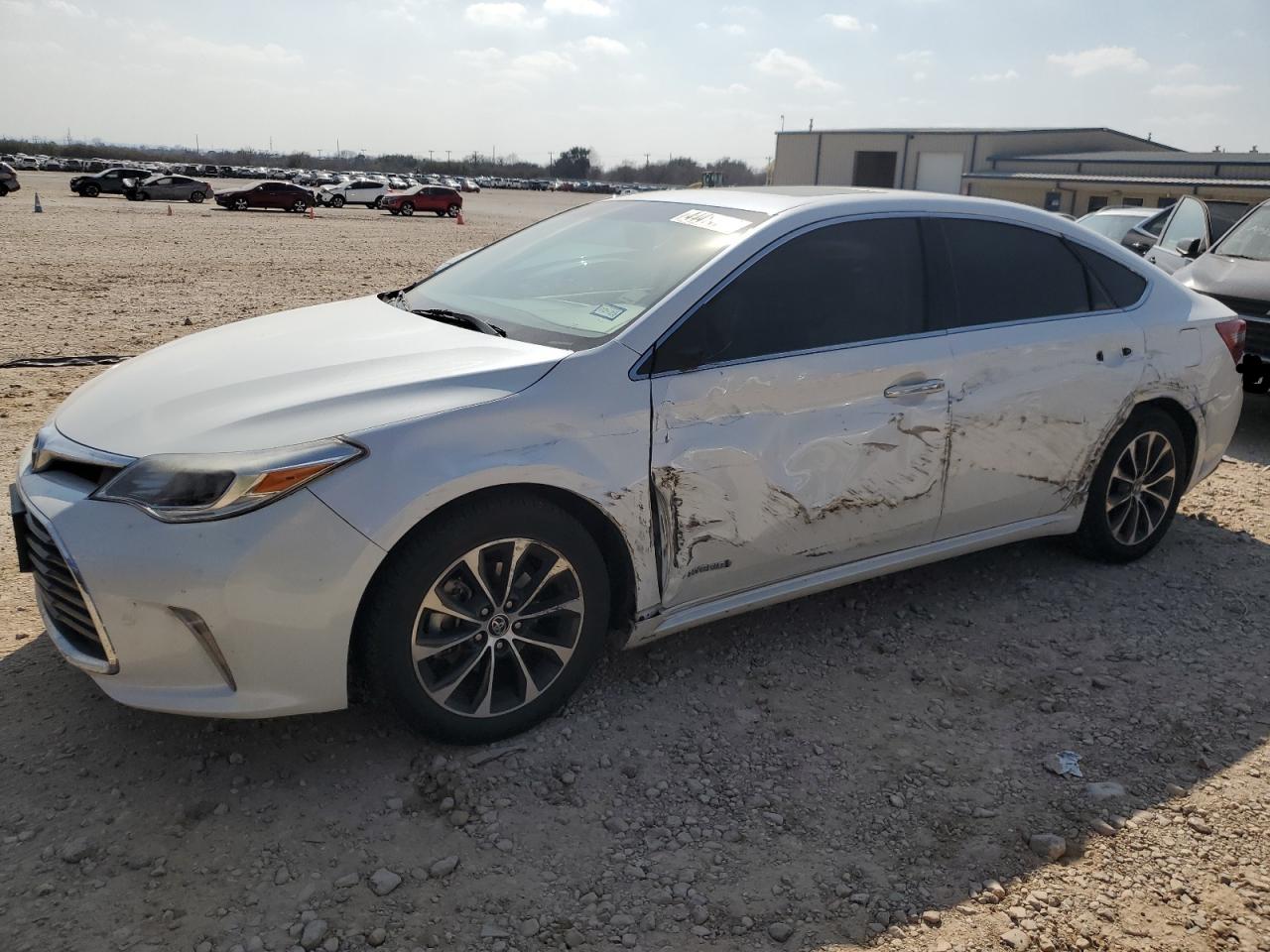 TOYOTA AVALON HYB 2016