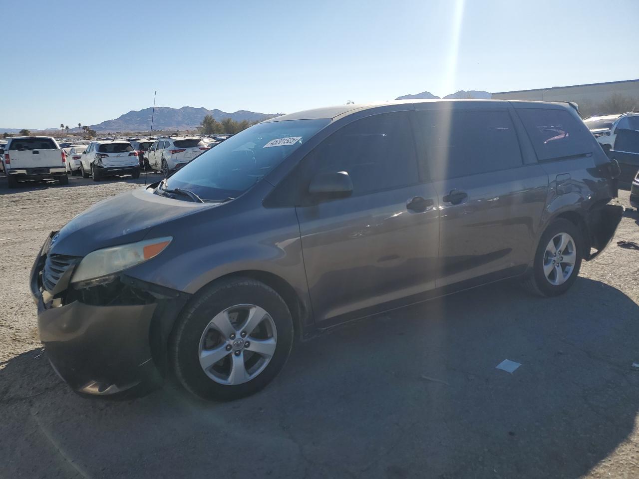 TOYOTA SIENNA BAS 2011
