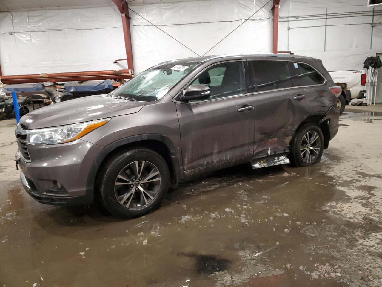 TOYOTA HIGHLANDER 2016