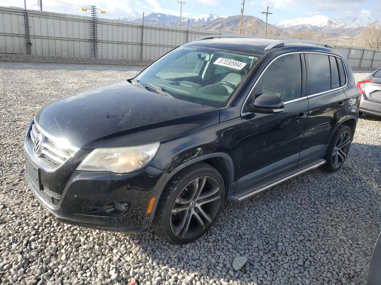VOLKSWAGEN TIGUAN S 2011