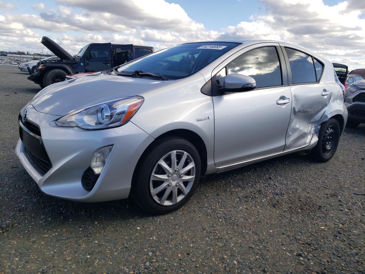 TOYOTA PRIUS C 2015