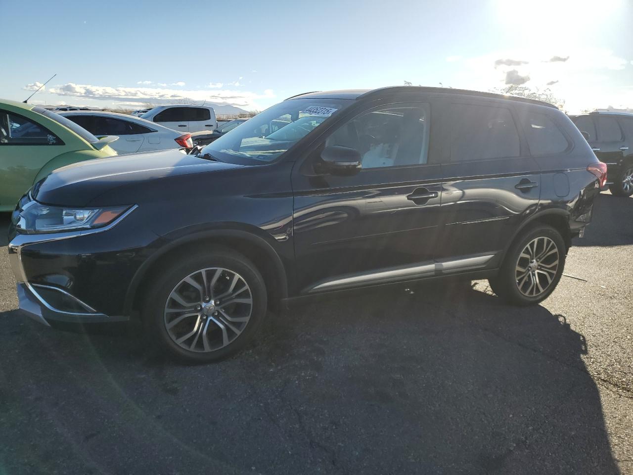 MITSUBISHI OUTLANDER 2016