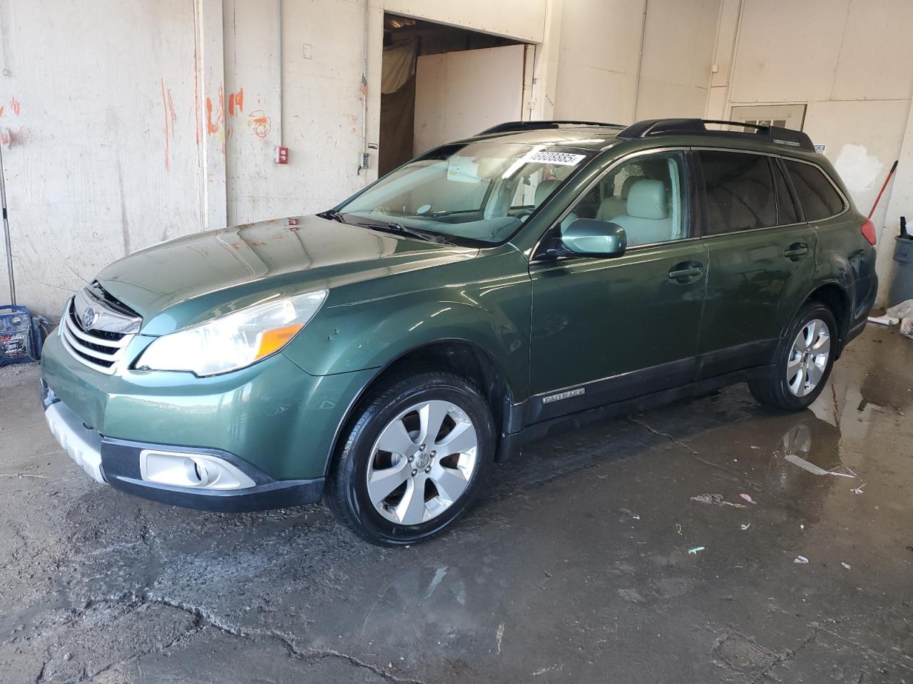 SUBARU OUTBACK 2. 2011