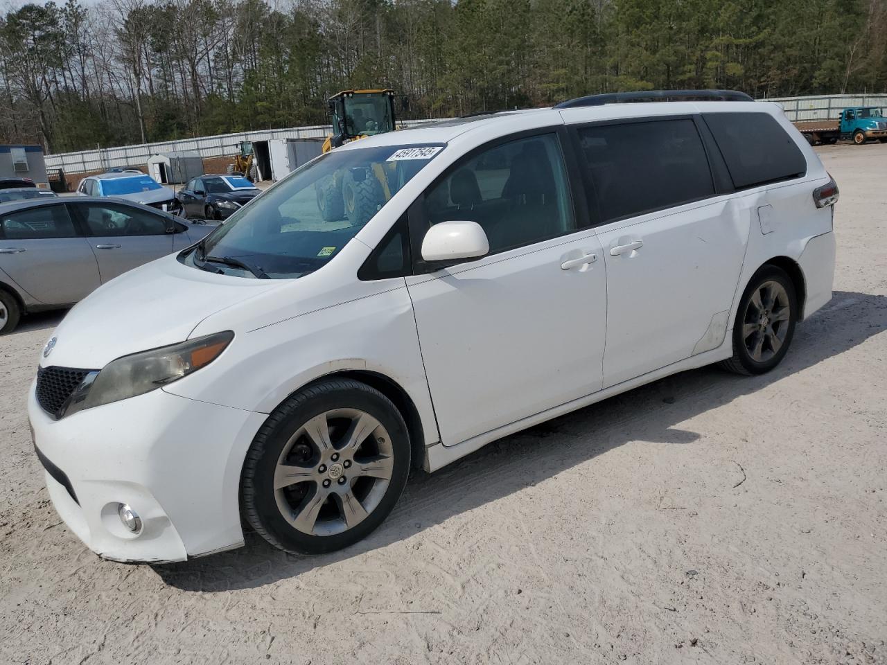 TOYOTA SIENNA SPO 2011