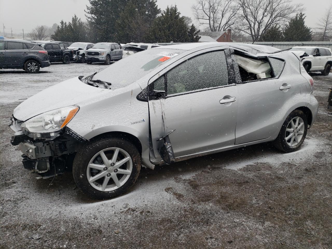 TOYOTA PRIUS C 2014