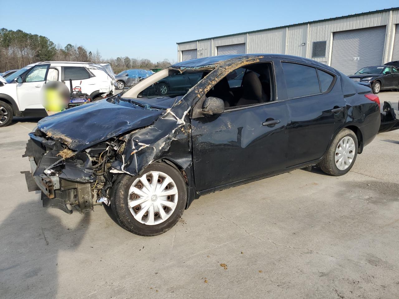 NISSAN VERSA S 2014