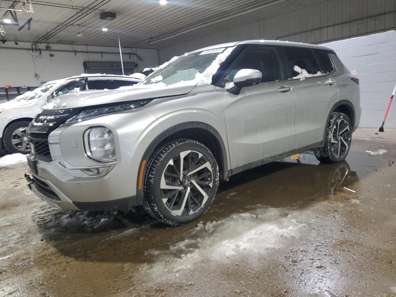 MITSUBISHI OUTLANDER 2023