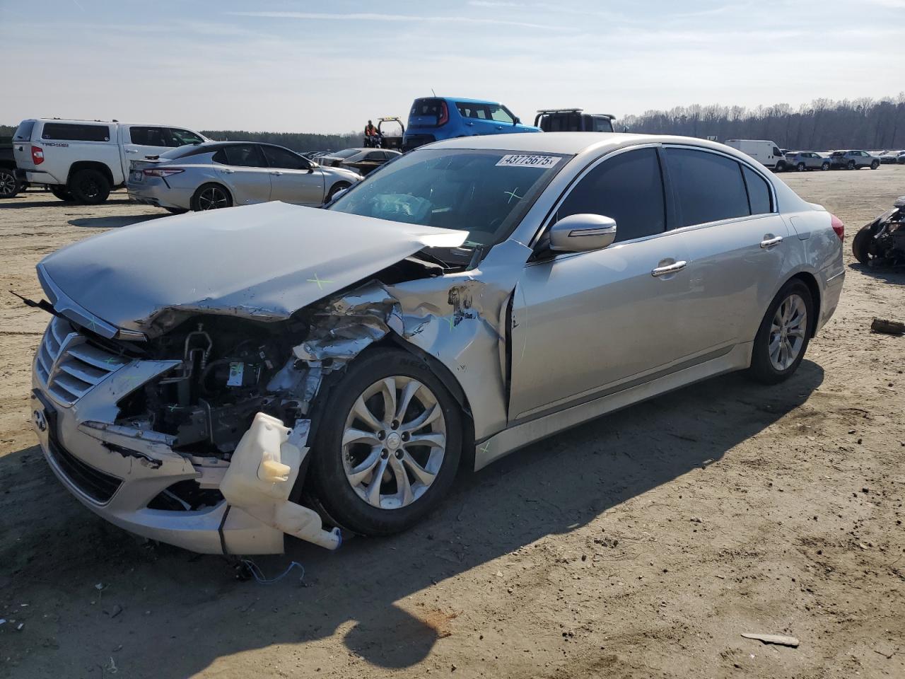 HYUNDAI GENESIS 3. 2013