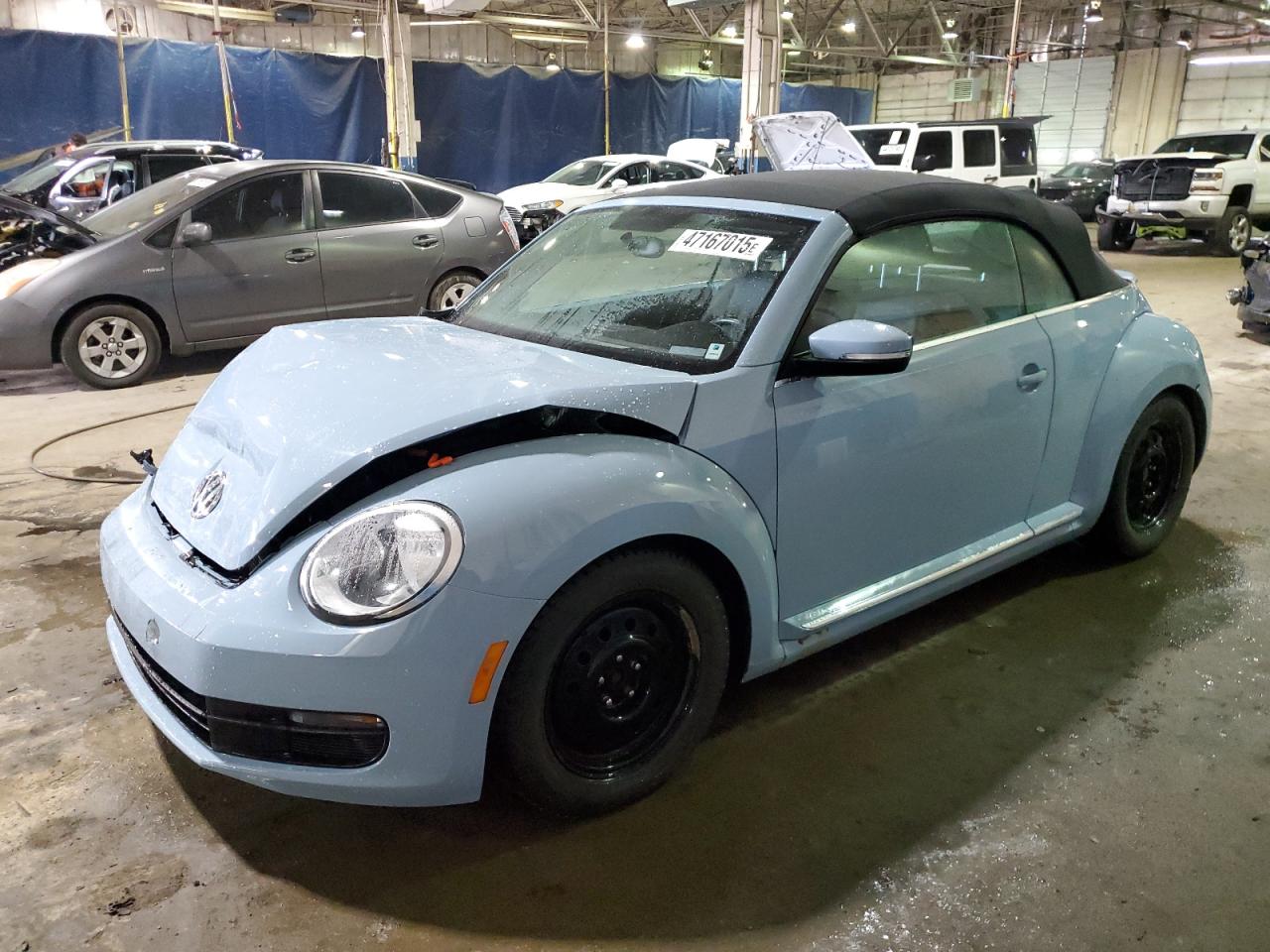 VOLKSWAGEN BEETLE 2013