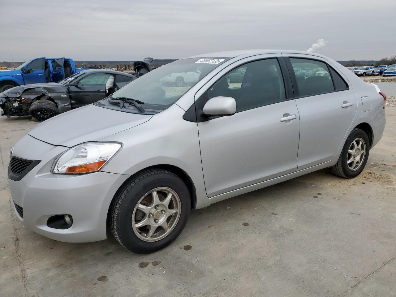 TOYOTA YARIS 2009