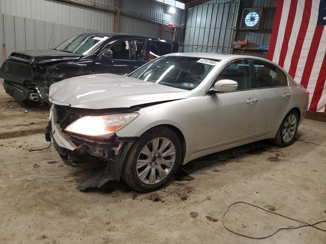 HYUNDAI GENESIS 3. 2009