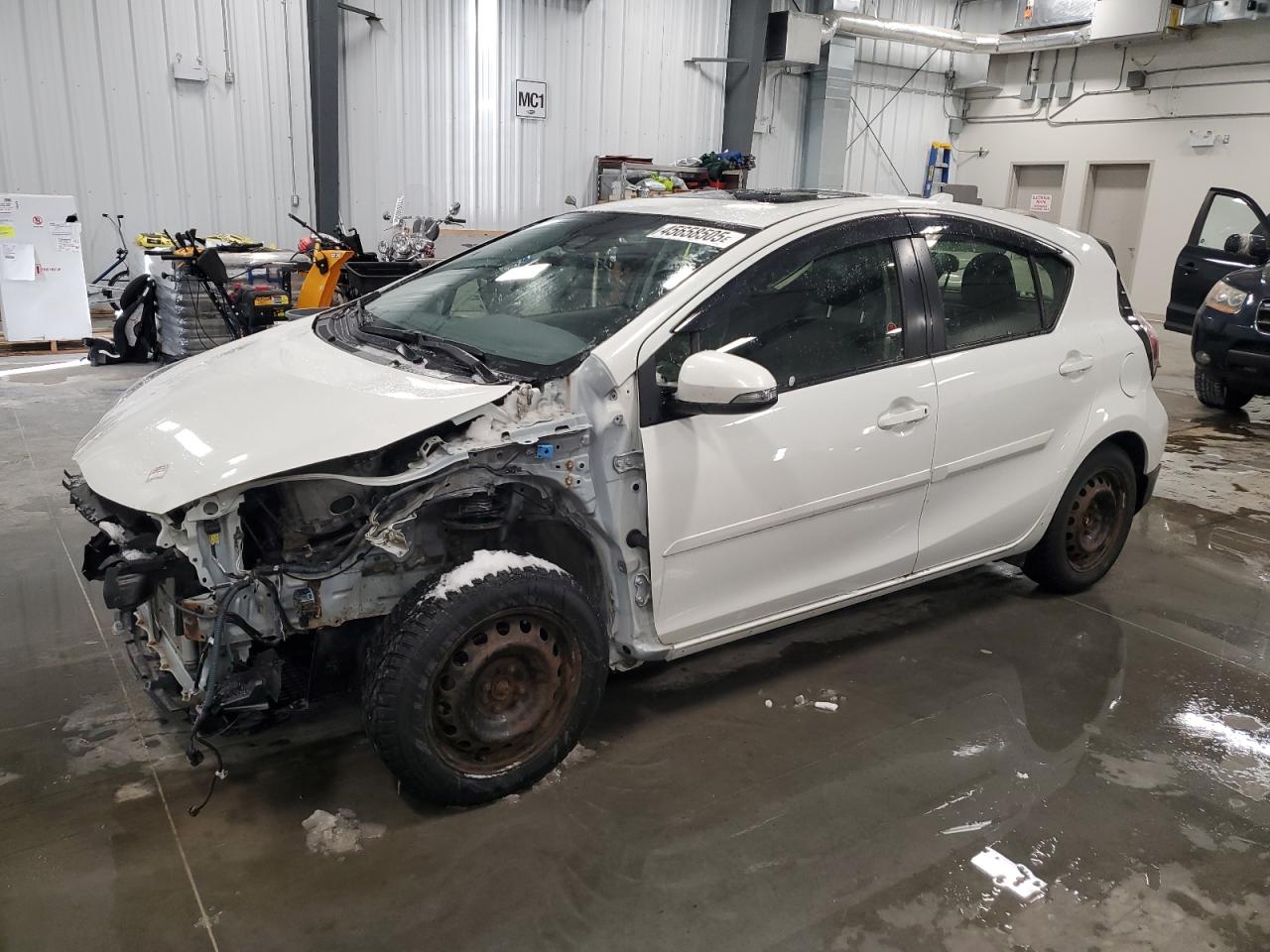 TOYOTA PRIUS C 2017