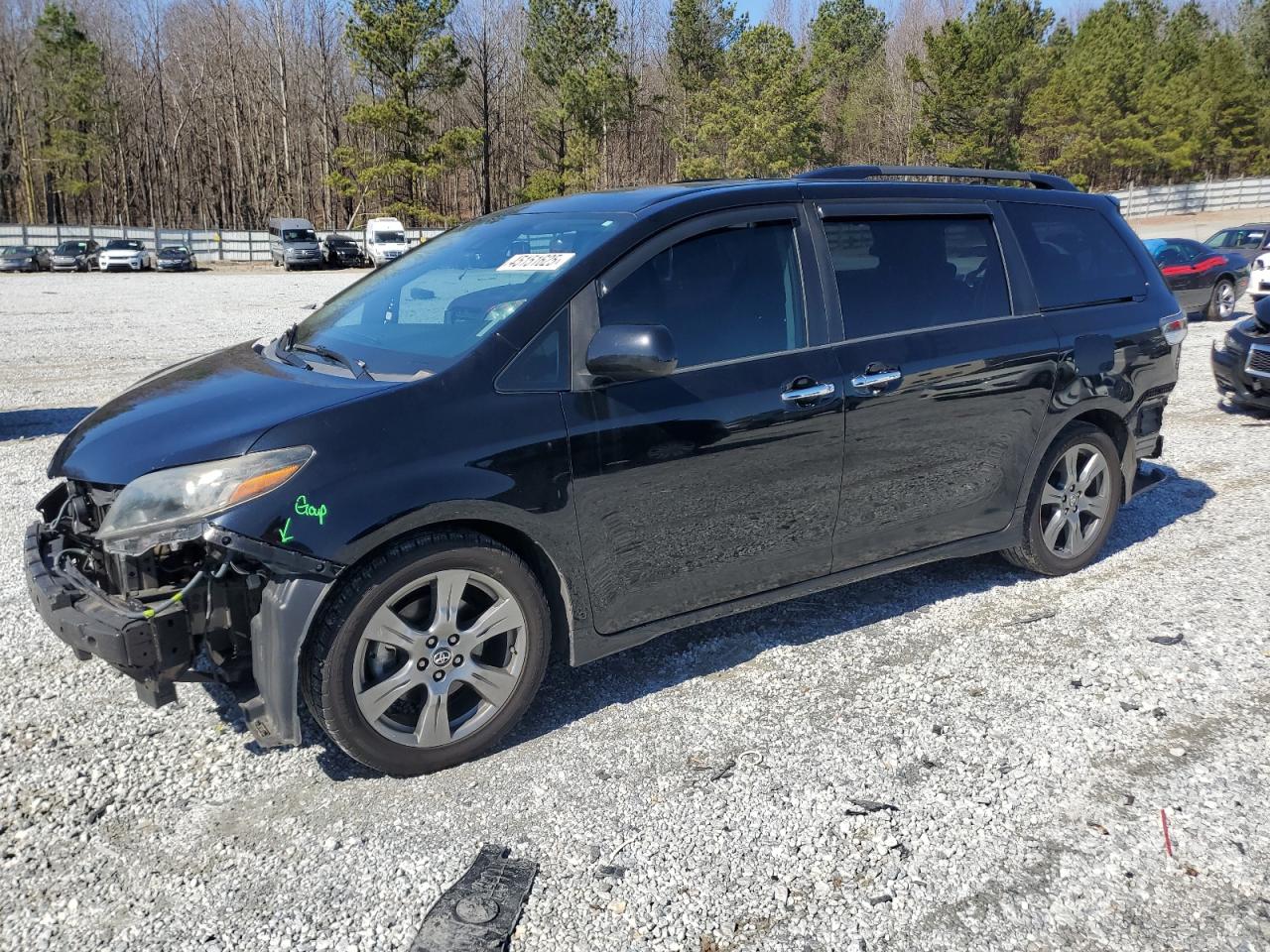 TOYOTA SIENNA SE 2018