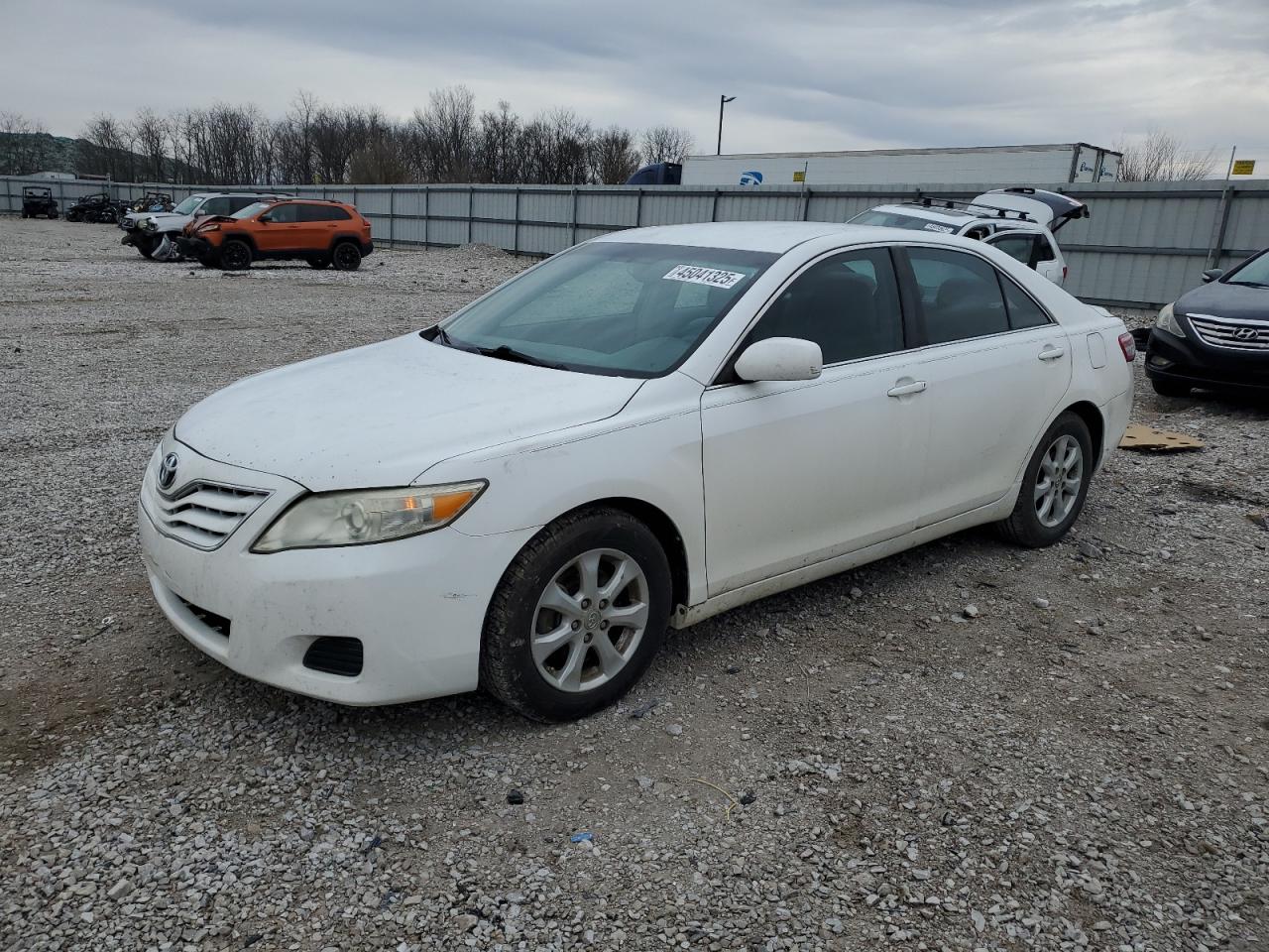 TOYOTA CAMRY BASE 2011