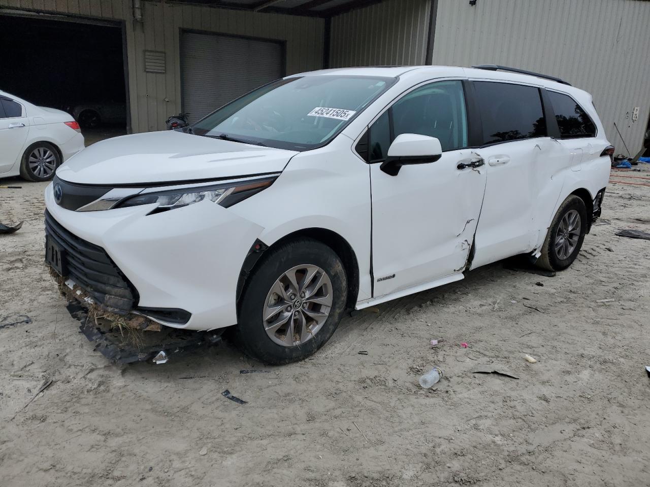 TOYOTA SIENNA LE 2021