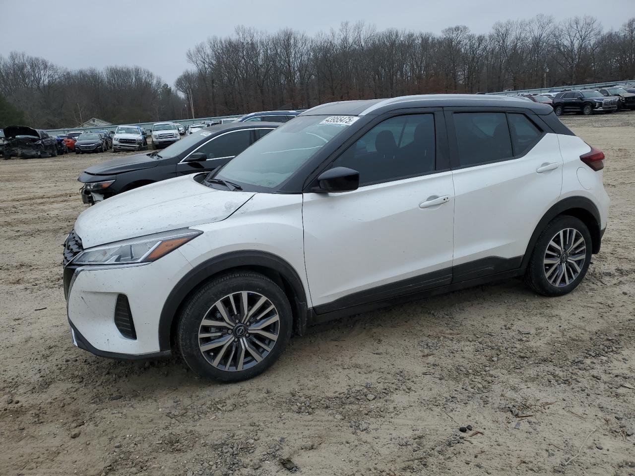 NISSAN KICKS SV 2023