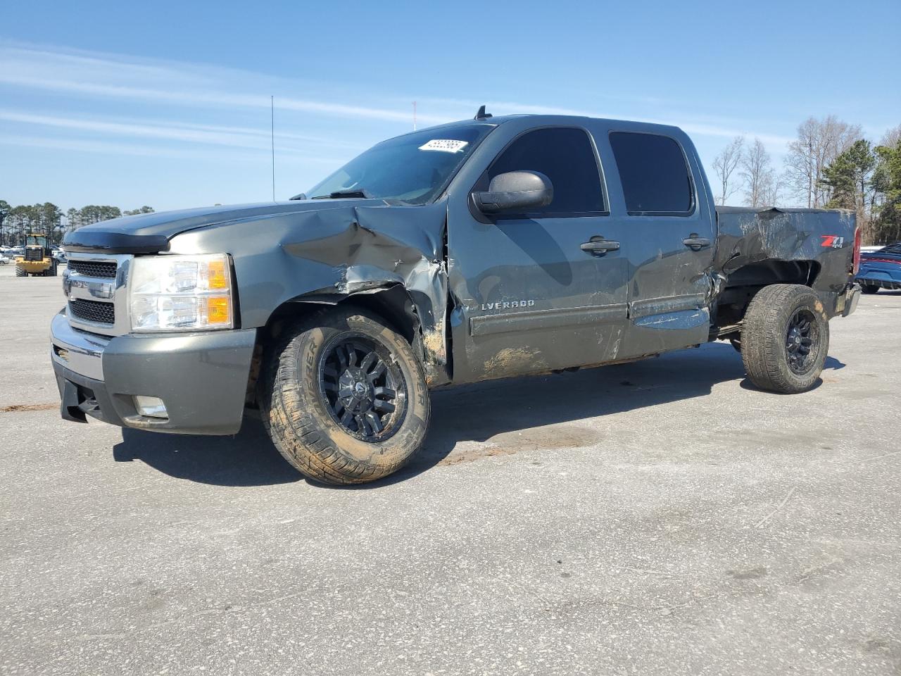 CHEVROLET SILVERADO 2011
