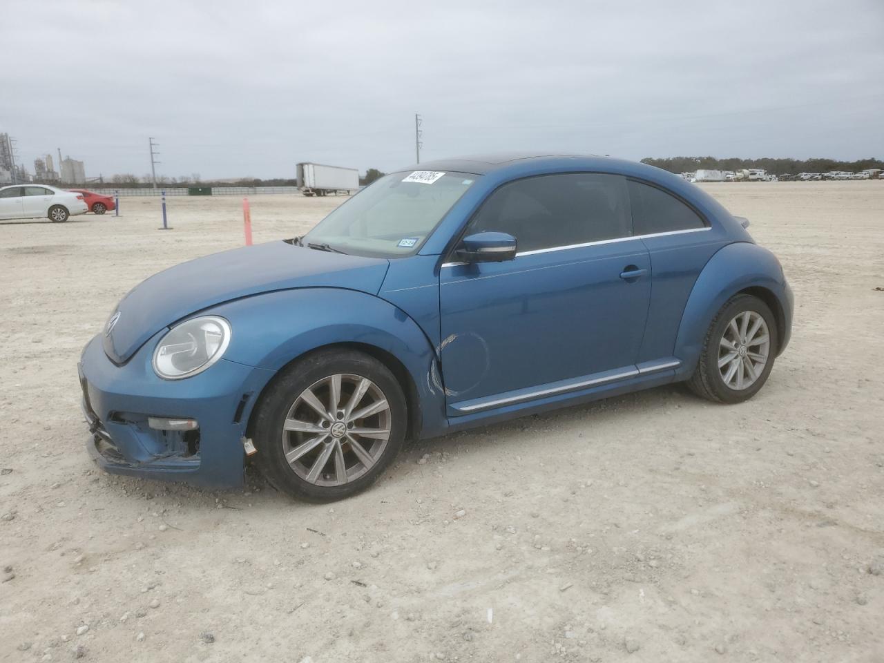 VOLKSWAGEN BEETLE SE 2018