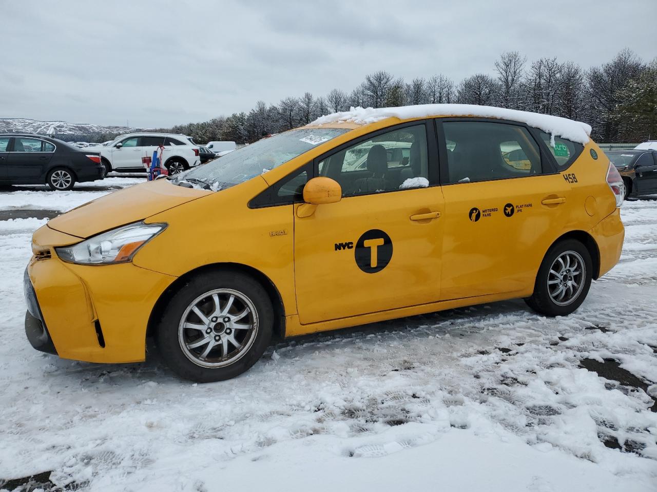 TOYOTA PRIUS V 2016