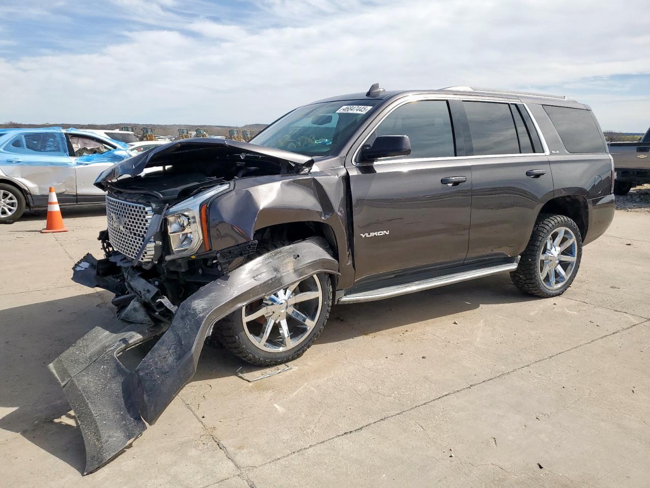 GMC YUKON SLE 2016