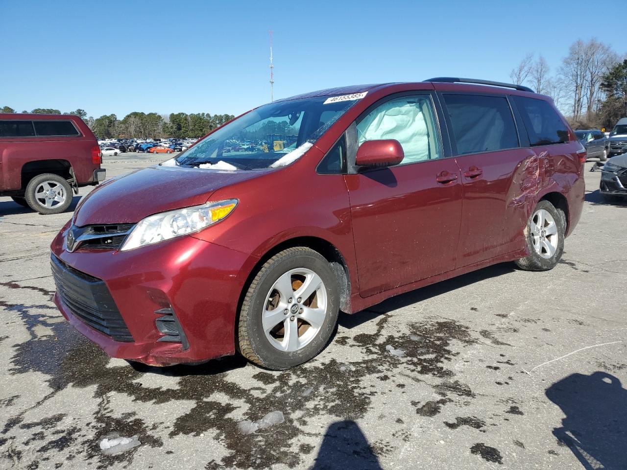 TOYOTA SIENNA LE 2019