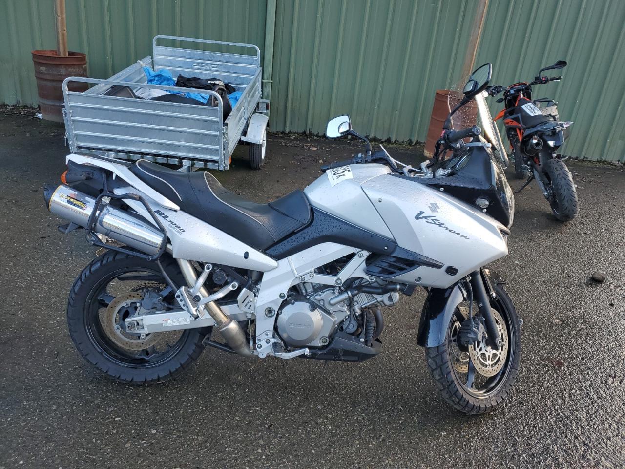 SUZUKI DL1000 2004